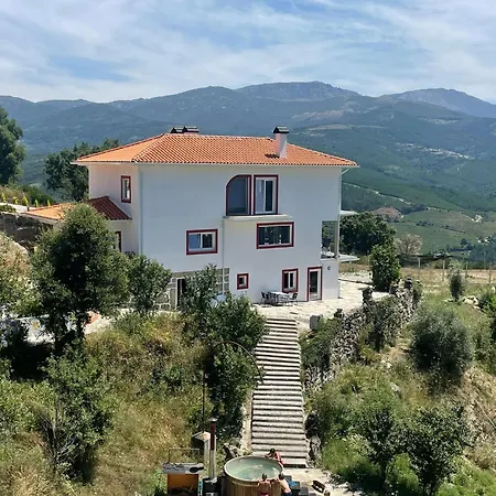 Alcmaria With Amazing Views! Lodge