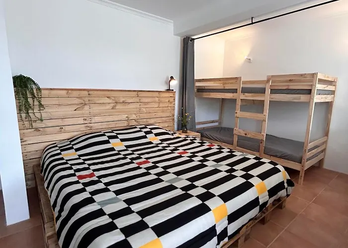 Alcmaria With Amazing Views At Zevariclub! אכסניה