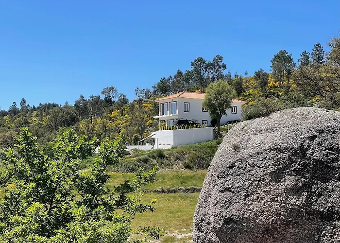 אכסניה Alcmaria With Amazing Views At Zevariclub! Folhadosa