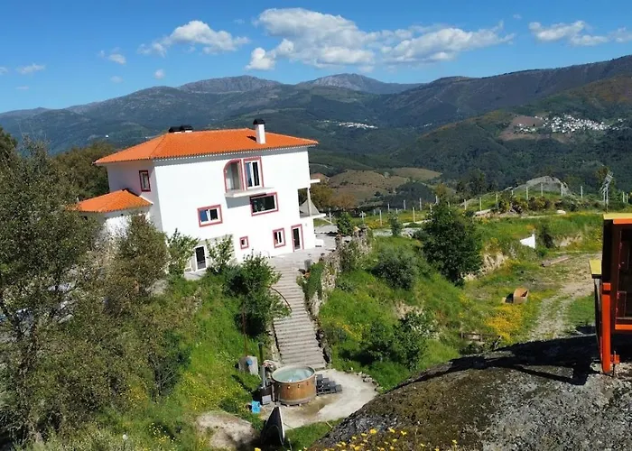 אכסניה Alcmaria With Amazing Views At Zevariclub! *