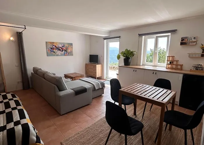 Alcmaria With Amazing Views At Zevariclub! אכסניה Folhadosa