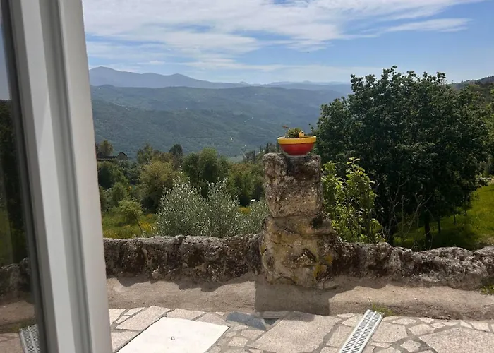 Alcmaria With Amazing Views At Zevariclub! Folhadosa