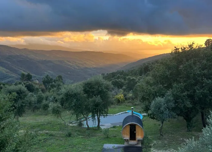 Alcmaria With Amazing Views At Zevariclub! * Folhadosa