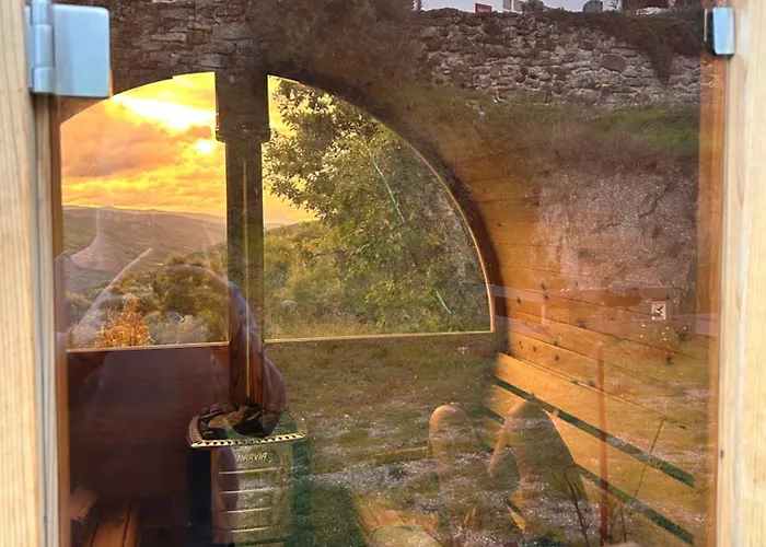 Alcmaria With Amazing Views At Zevariclub! * Folhadosa